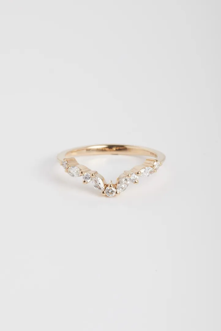 The Sarah ring, in 750‰ rose gold, set with marquise and brilliant-cut diamonds. The Sarah ring, in 750‰ rose gold, set with marquise and brilliant-cut diamonds.