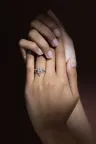 Bague Fiançailles courbée or jaune marguerite diamant marquise Castille & Phoebe