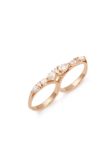 La bague Ibtissame, en or rose 750‰ sertie d'un dégradé de diamants taille poire.