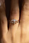Bague Fiançailles or jaune solitaire épaulé diamant marquise Anne S Bague Fiançailles or jaune solitaire épaulé diamant marquise Anne S