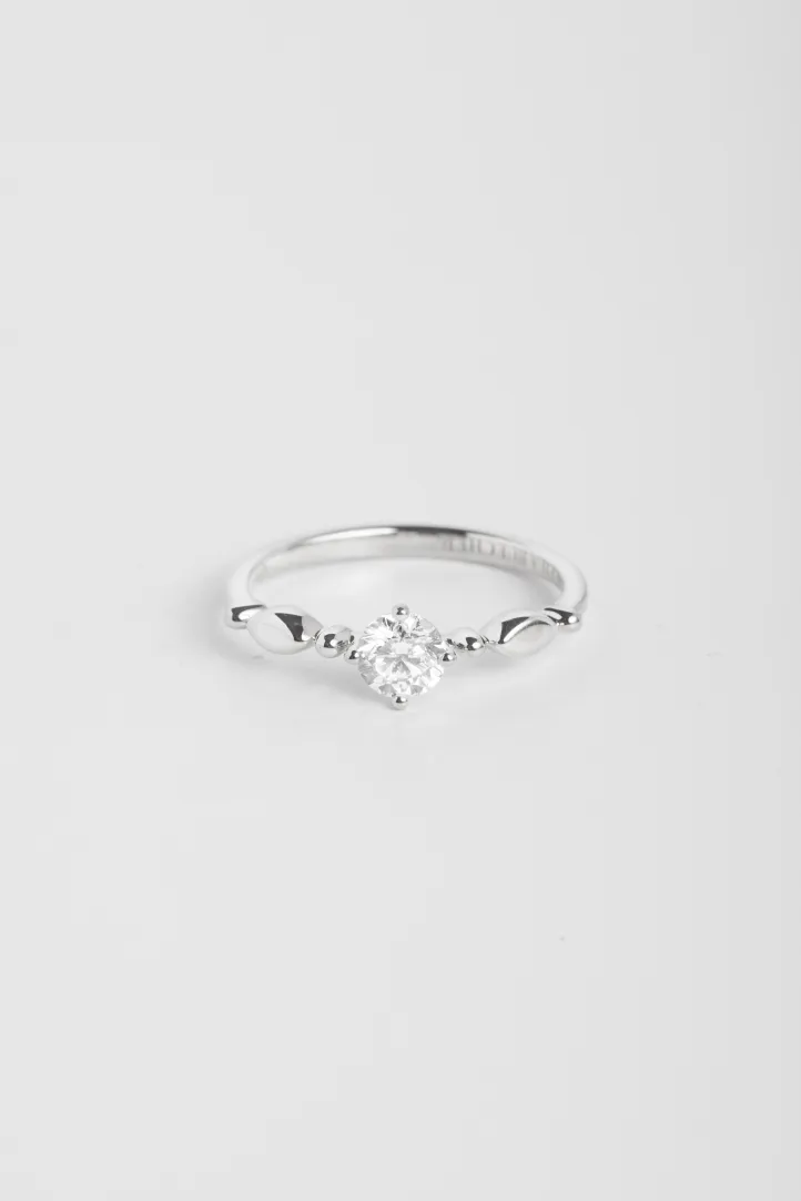 Bague de Fiançailles Sertie Anneau fin or blanc 18 carats Brillant Diamant naturel taille Rond monture Solitaire Bague de Fiançailles Sertie Anneau fin or blanc 18 carats Brillant Diamant naturel taille Rond monture Solitaire