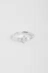 Bague Sertie Anneau fin or blanc 18 carats Brillant Diamant naturel taille Marquise monture Solitaire épaulé Bague Sertie Anneau fin or blanc 18 carats Brillant Diamant naturel taille Marquise monture Solitaire épaulé