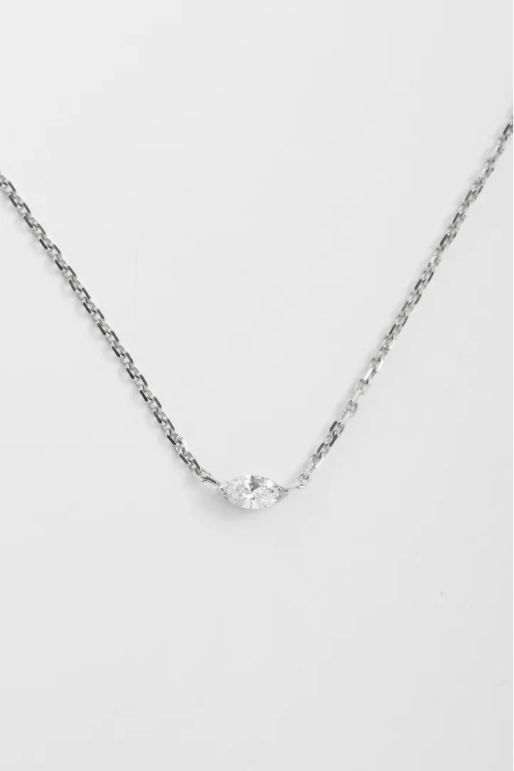 Collier Chaîne avec pendentif Serti or blanc 18 carats Poli Diamant naturel Collier Chaîne avec pendentif Serti or blanc 18 carats Poli Diamant naturel