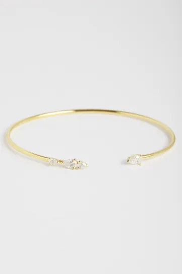 Bracelet Ibtissame M, en or jaune 750‰ serti de diamant taille poire.