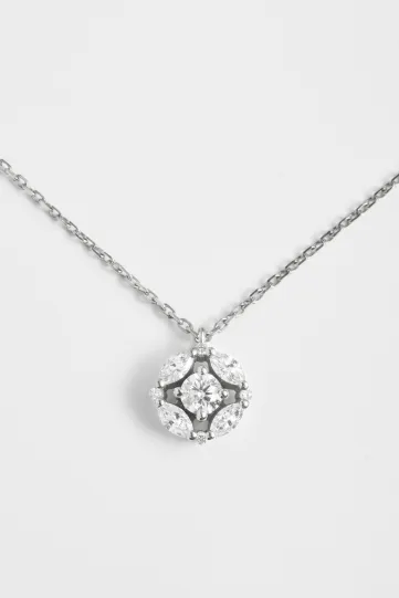 Le collier Rina en or blanc 750‰ serti d'un diamant taille brillant et accompagné de diamants taille brillant et marquise.