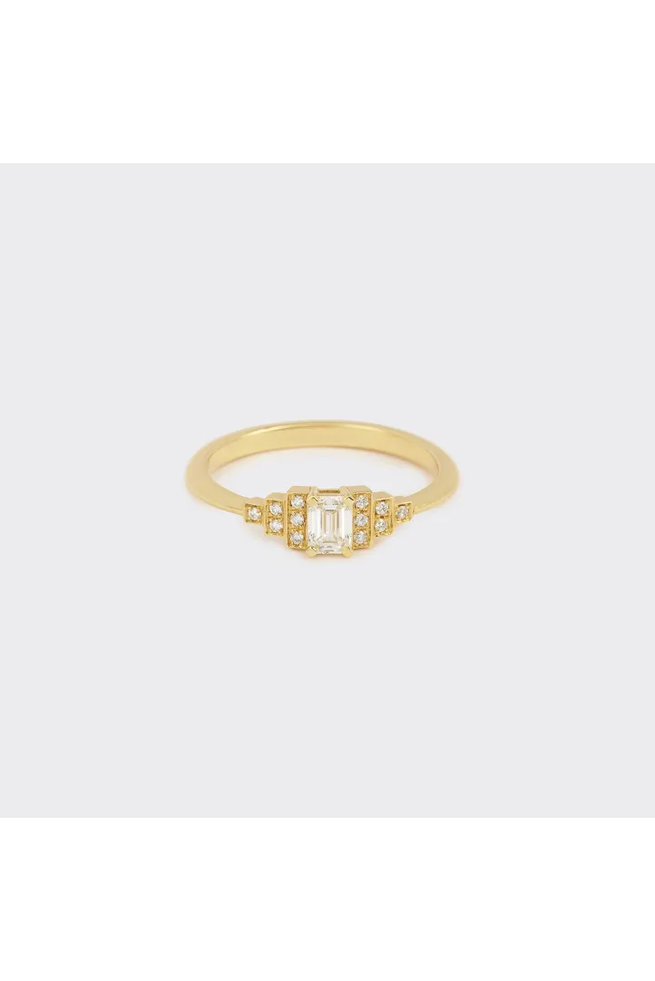 Bague de Fiançailles Sertie Anneau fin or jaune 18 carats Brillant Diamant naturel taille Emeraude monture Halo Bague de Fiançailles Sertie Anneau fin or jaune 18 carats Brillant Diamant naturel taille Emeraude monture Halo