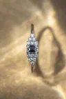 Bague Fiançailles or blanc halo diamant emeraude Olympe Bague Fiançailles or blanc halo diamant emeraude Olympe