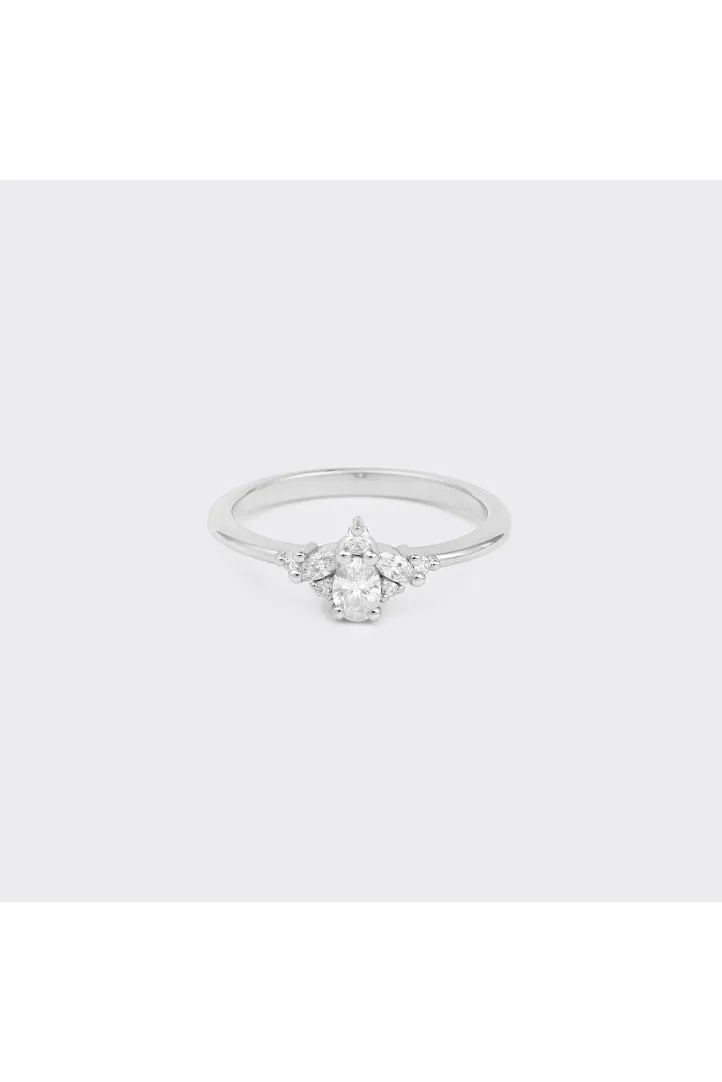 The Antoine S ring in 18k white gold set with a 0.30ct pear-shaped central diamond and accompanied by marquise and brilliant diamonds. The Antoine S ring in 18k white gold set with a 0.30ct pear-shaped central diamond and accompanied by marquise and brilliant diamonds.