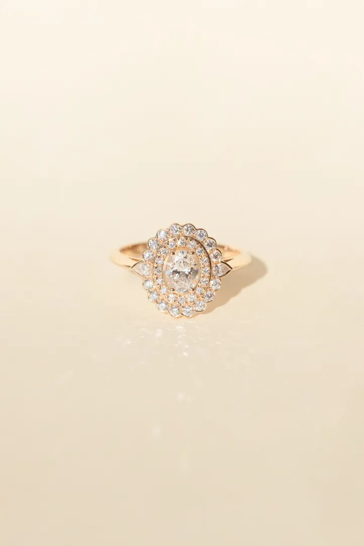 Bague de Fiançailles Sertie Anneau fin or rose 18 carats Brillant Diamant naturel taille Ovale monture Halo