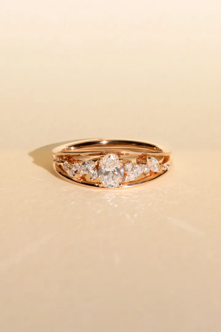 Bague de Fiançailles Sertie Anneau fin or rose 18 carats Brillant Diamant naturel taille Ovale monture Halo Bague de Fiançailles Sertie Anneau fin or rose 18 carats Brillant Diamant naturel taille Ovale monture Halo