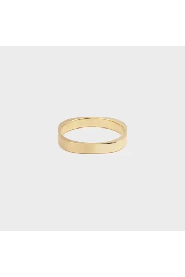 <p>La bague Jean en or 750‰, 3mm.</p>
<p>Disponible en or jaune, or rose et or blanc. </p>
<p style="margin-top:0px;margin-bottom:15px;line-height:21px;float:none;font-size:medium;font-family:BasisGrotesqueProMono;">♻️ Or 100% recyclé</p>
<p style="margin-top:0px;margin-bottom:15px;line-height:21px;float:none;font-size:medium;font-family:BasisGrotesqueProMono;">📍 Fabriqué en France</p>
