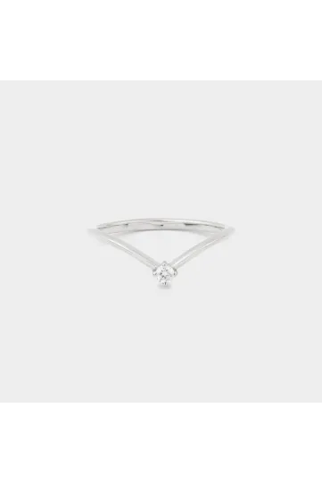<p>La bague Jasmine courbée en or blanc 750‰ sertie d'un diamant taille brillant.</p>
<p style="margin-top:0px;margin-bottom:15px;line-height:21px;float:none;font-size:medium;font-family:BasisGrotesqueProMono;">♻️ Or 100% recyclé</p>
<p style="margin-top:0px;margin-bottom:15px;line-height:21px;float:none;font-size:medium;font-family:BasisGrotesqueProMono;">📍 Fabriqué en France</p>
<p style="margin-top:0px;margin-bottom:15px;line-height:21px;float:none;font-size:medium;font-family:BasisGrotesqueProMono;"><span style="background-color:#f8f6ee;">💎 Diamants conflict free - respectant le Kimberley Process</span></p>