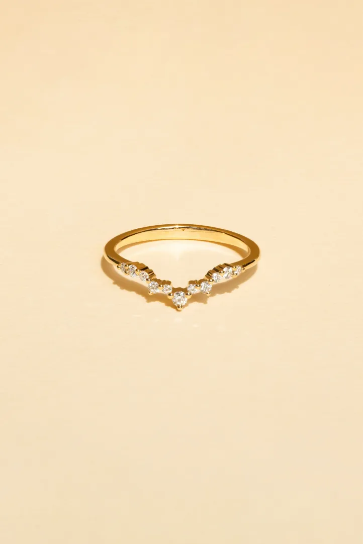 Ring Petite Lumière in yellow gold
