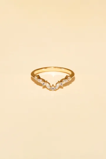 The Sarah ring, in 750‰ rose gold, set with marquise and brilliant-cut diamonds.