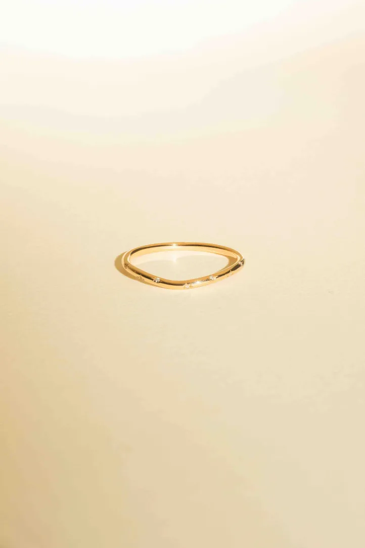 Leïla Buecher - Curved Ring Douce in rose gold and diamonds