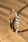 Bague demi-tour or jaune solitaire épaulé diamant marquise Salomé Bague demi-tour or jaune solitaire épaulé diamant marquise Salomé